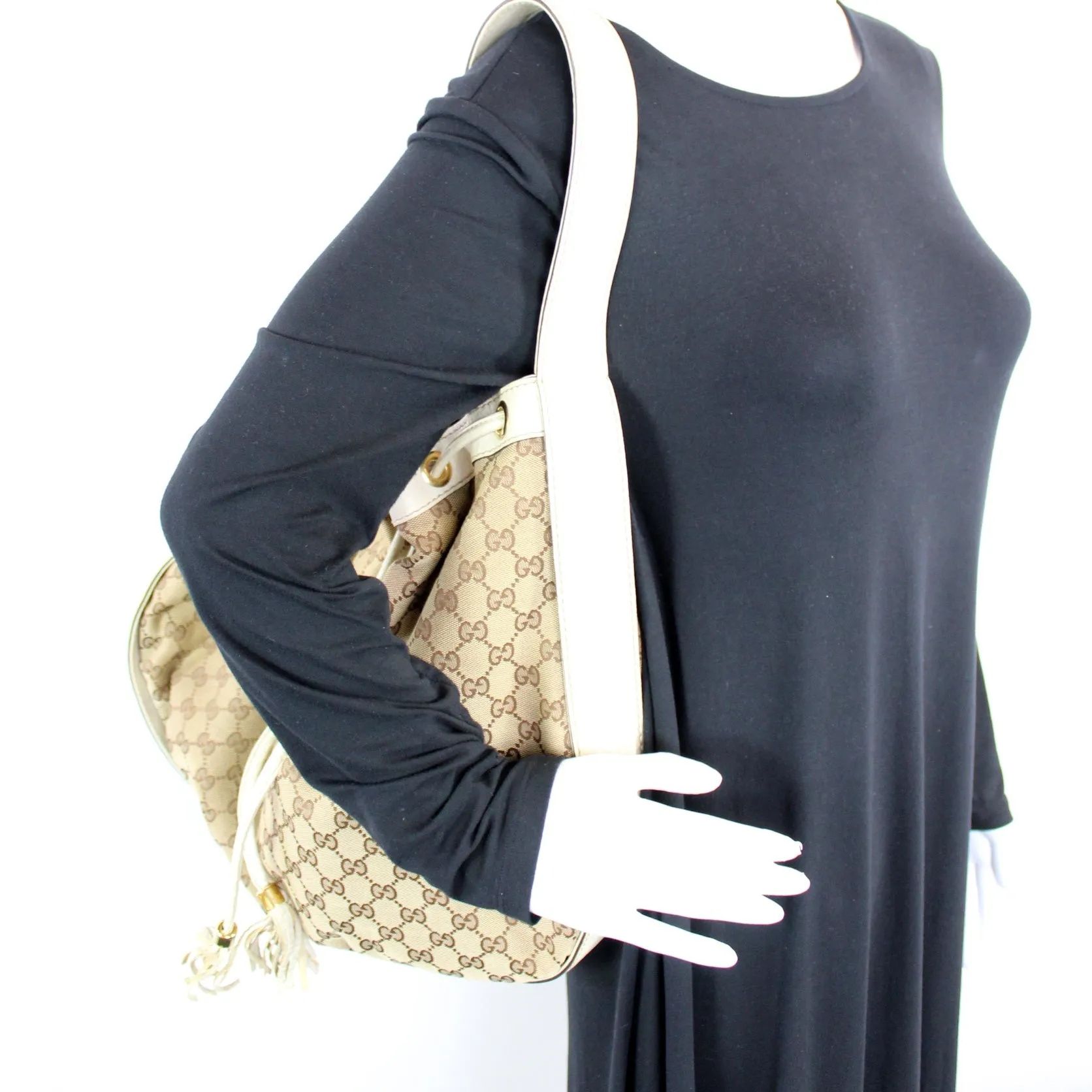 223951GG Canvas Interlocking Icon Drawstring Hobo
