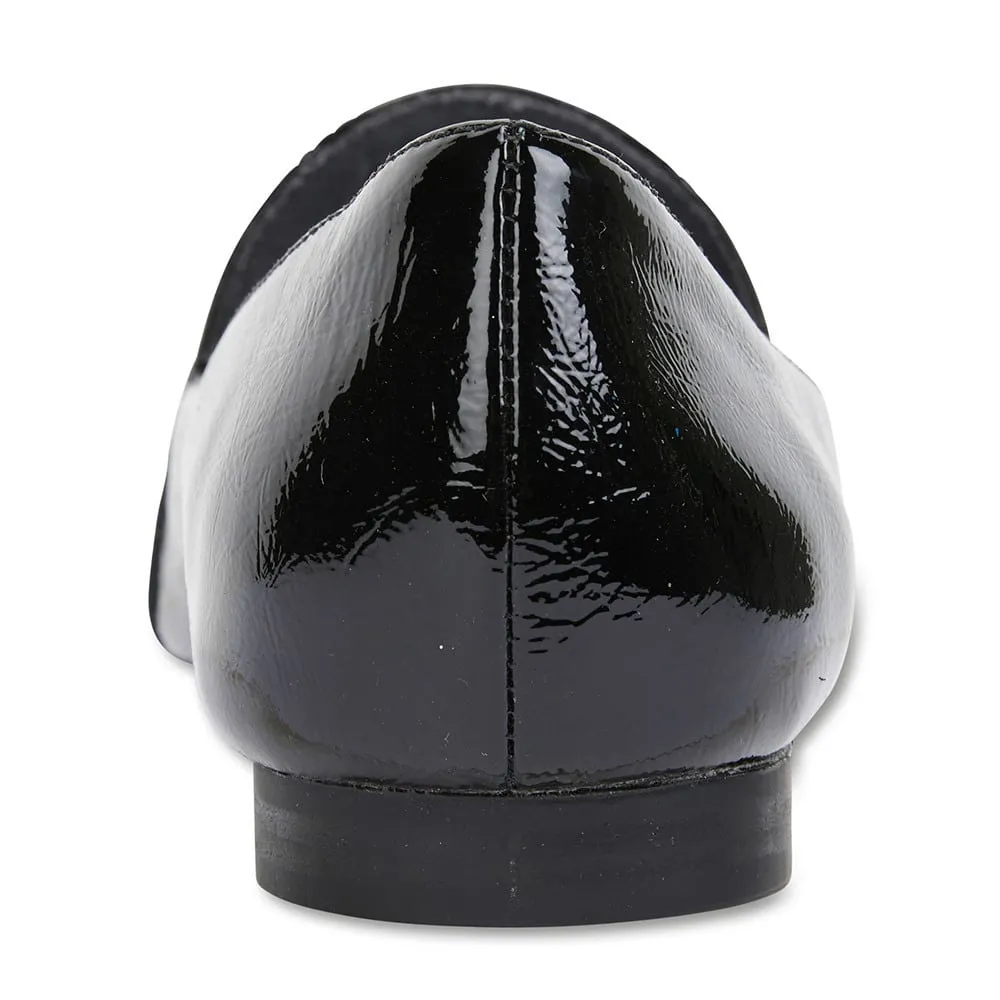 Castle Flat in Black Patent
