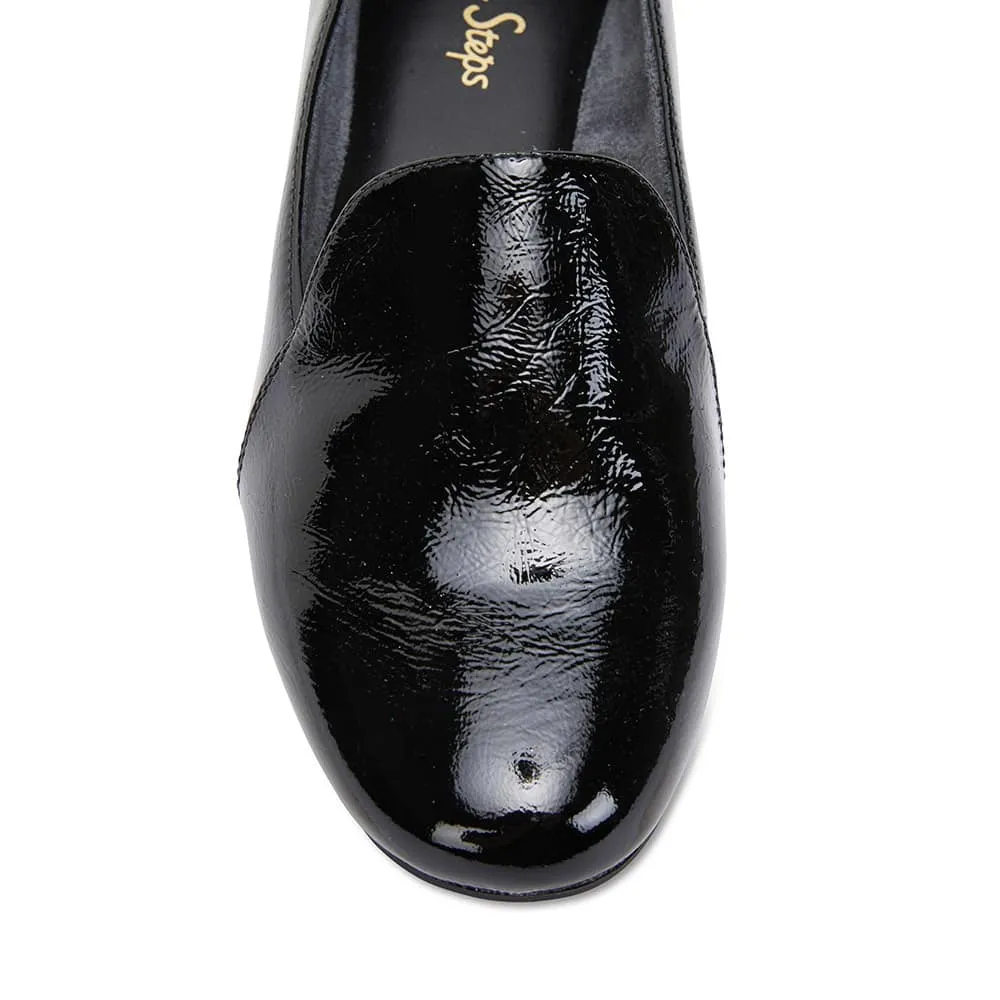 Castle Flat in Black Patent