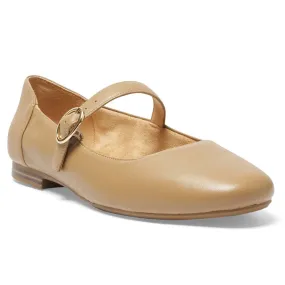 Colby Flat in Camel Leather