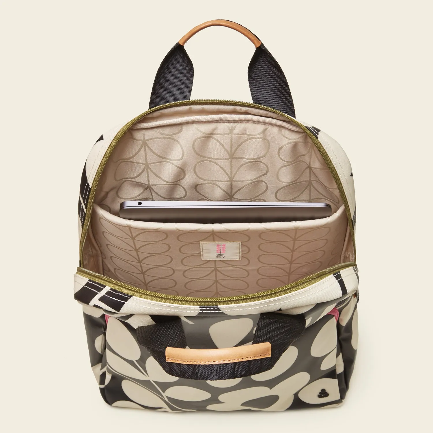Lotta Backpack - Giant Stem Sprig