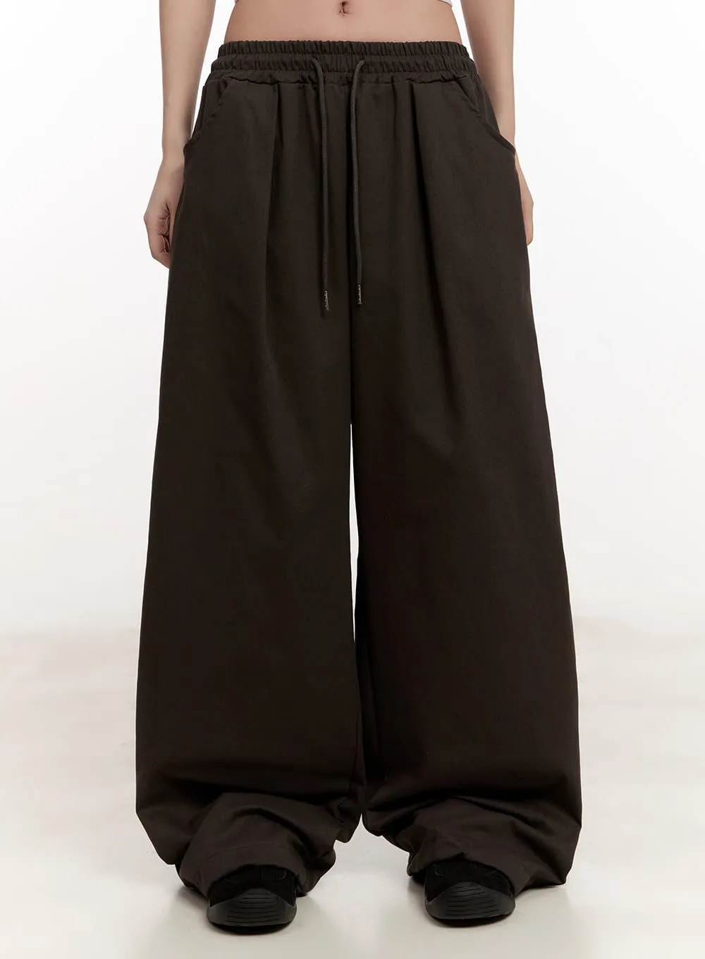 Pintuck Wide-Fit Sweatpants CM507