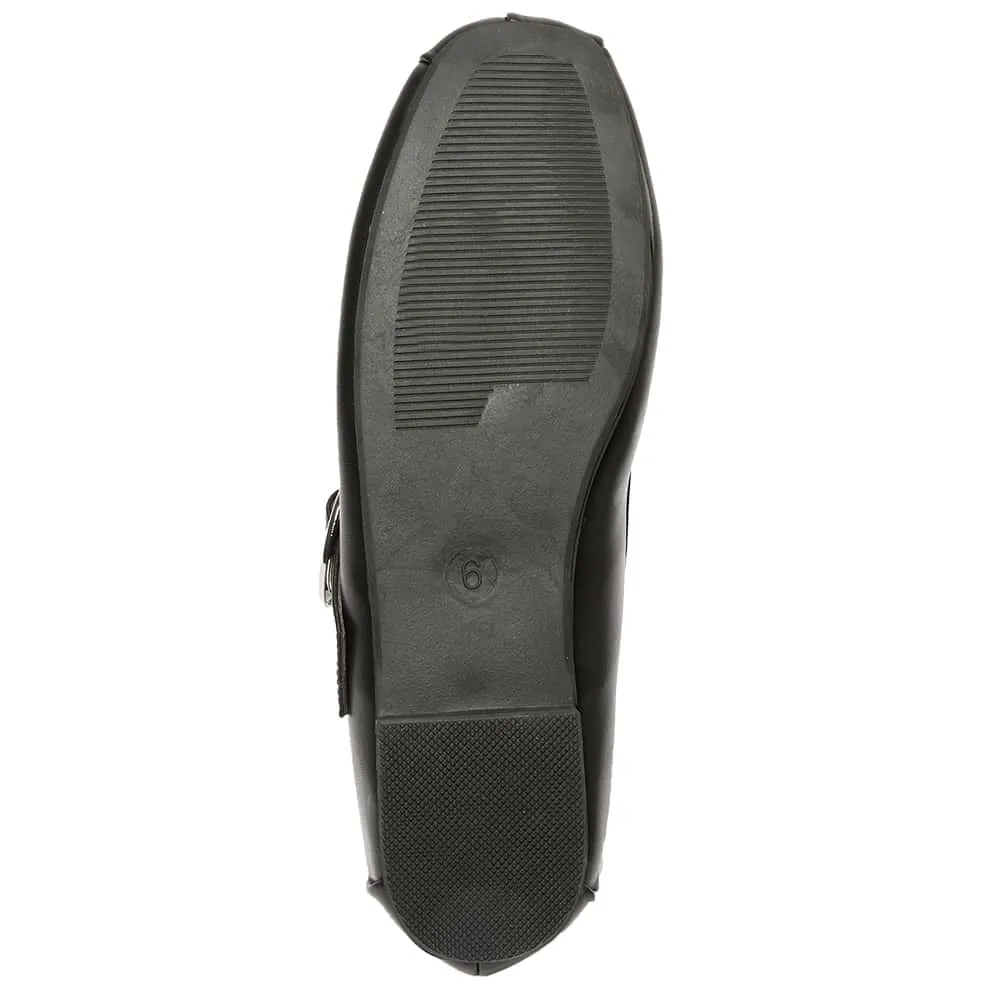 Selma Flat in Black Smooth