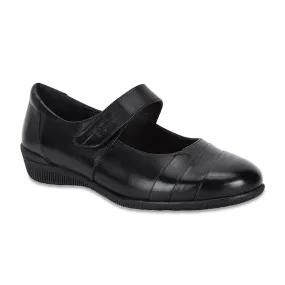 Winston Flat in Black Leather